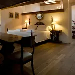 M Club De Luxe B&B